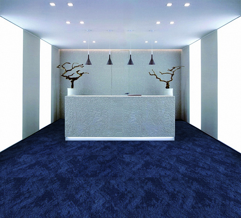 картинка Ковровая плитка Solefit Mistral MS04 Navy магазин  Carpet-Center.ru являющийся официальным дистрибьютором в России