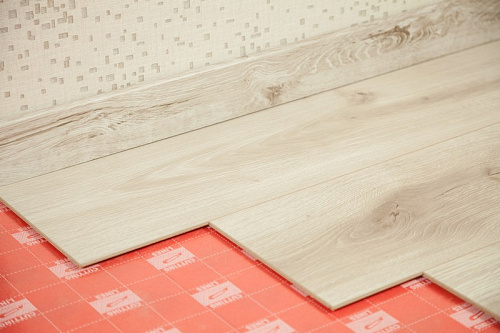 картинка Ламинат Kronopol Platinium Blackpool D4922 Downing Oak магазин  Carpet-Center.ru являющийся официальным дистрибьютором в России