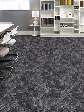 картинка Ковровая плитка Solefit Mistral MS01 Charcoal магазин  Carpet-Center.ru являющийся официальным дистрибьютором в России