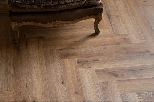 картинка Виниловый ламинат VinilPol Herringbone 7 мм 9933 Паркет Франческо магазин  Carpet-Center.ru являющийся официальным дистрибьютором в России