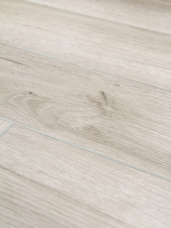 картинка SPC ламинат Bonkeel Pine HB 103 магазин  Carpet-Center.ru являющийся официальным дистрибьютором в России